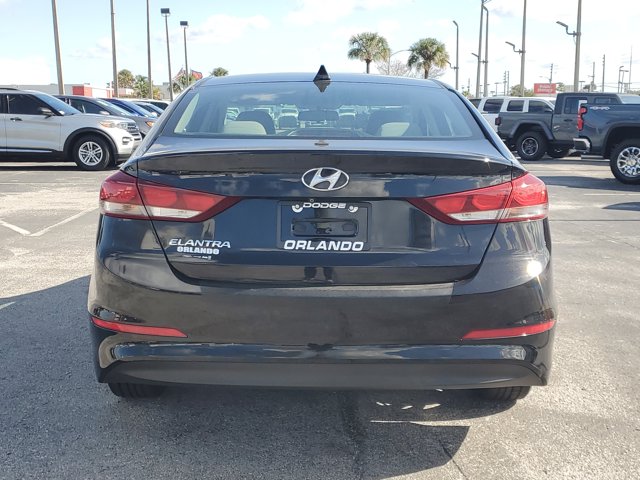 2017 Hyundai Elantra SE Image 6 of 30
