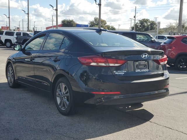2017 Hyundai Elantra SE Image 7 of 30