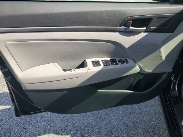 2017 Hyundai Elantra SE Image 21 of 30