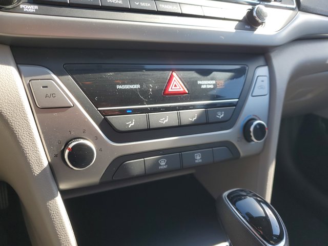 2017 Hyundai Elantra SE Image 19 of 30