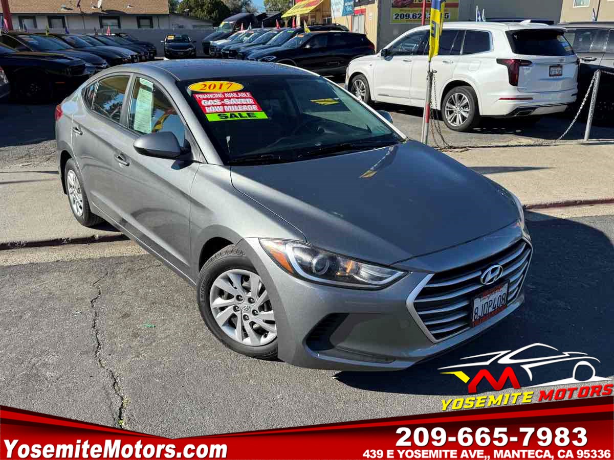 2017 Hyundai Elantra SE Image 3 of 12