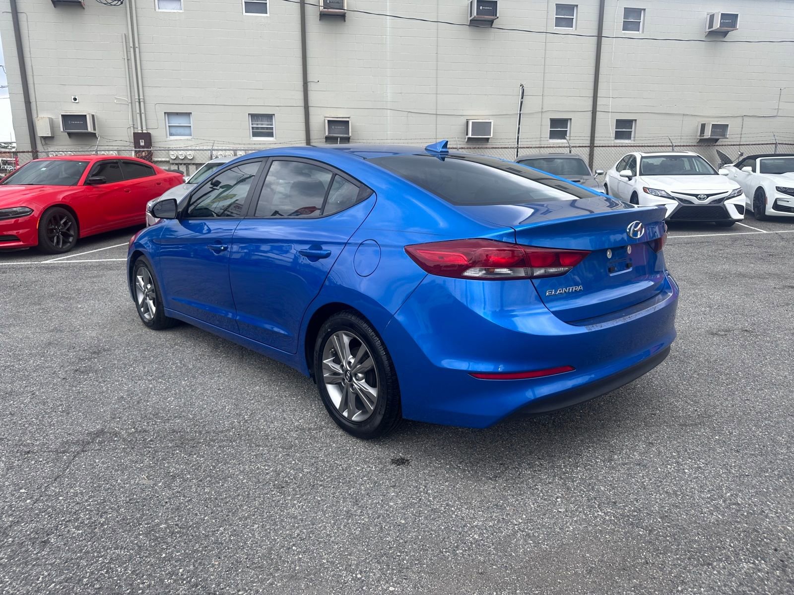 Vehicle image 7 of 21