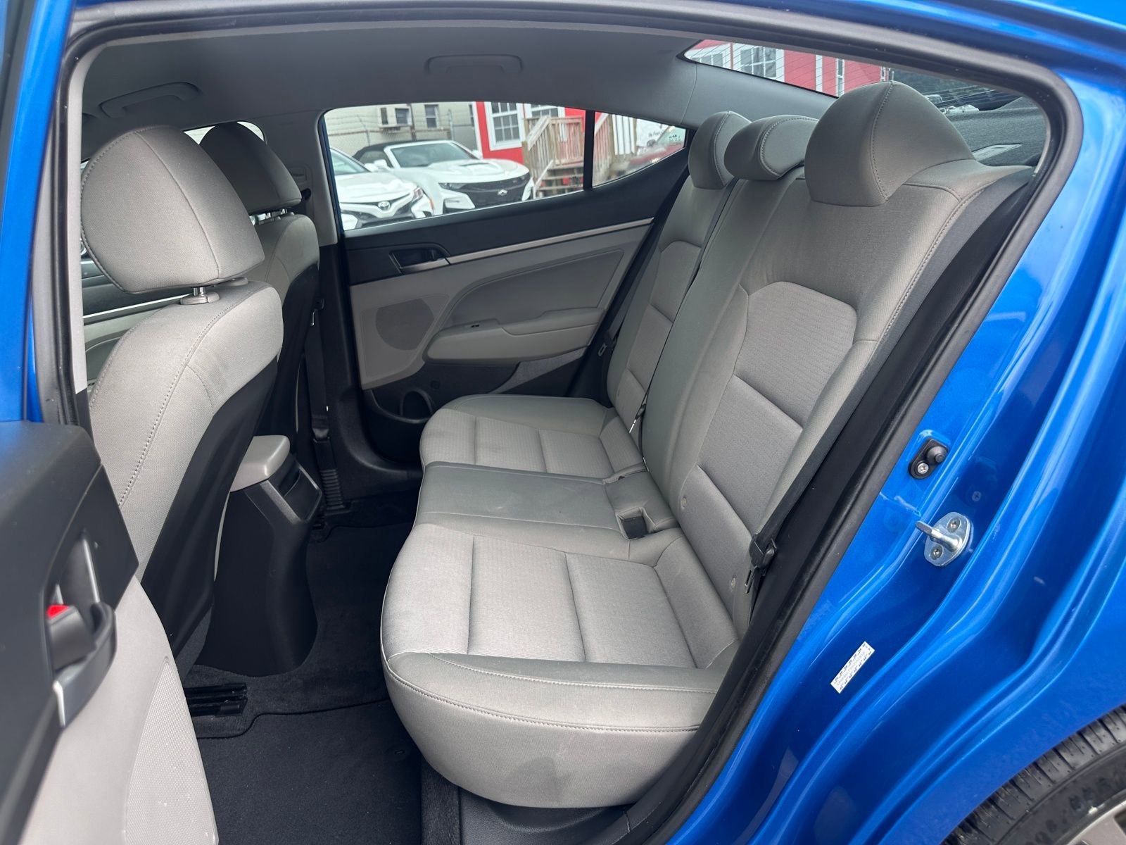 Vehicle image 15 of 21