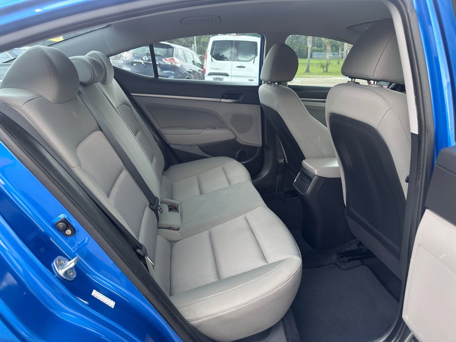 Vehicle image 17 of 21
