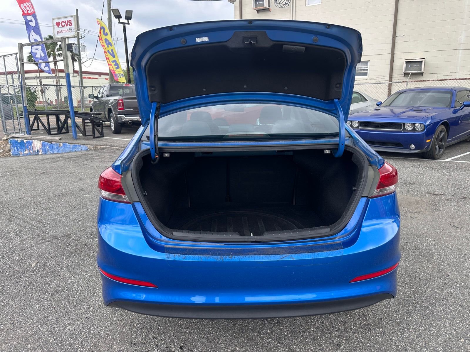Vehicle image 16 of 21