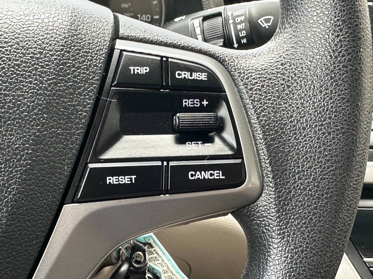 Vehicle image 25 of 45