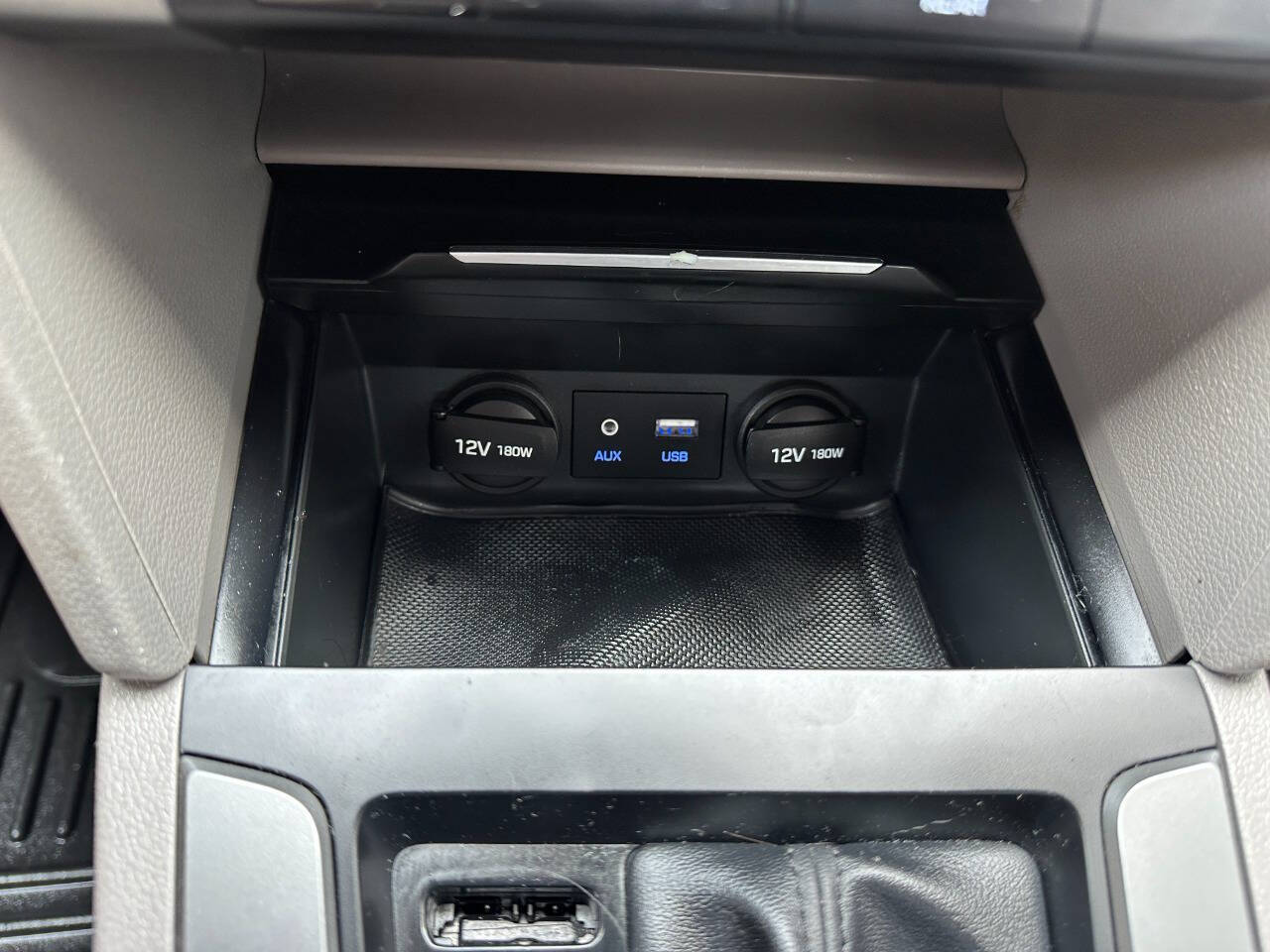 Vehicle image 32 of 45
