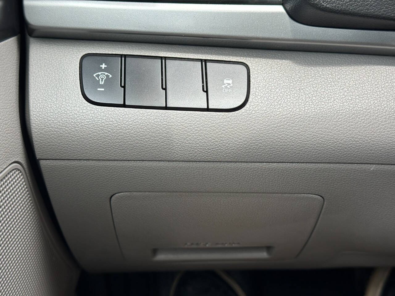 Vehicle image 29 of 45