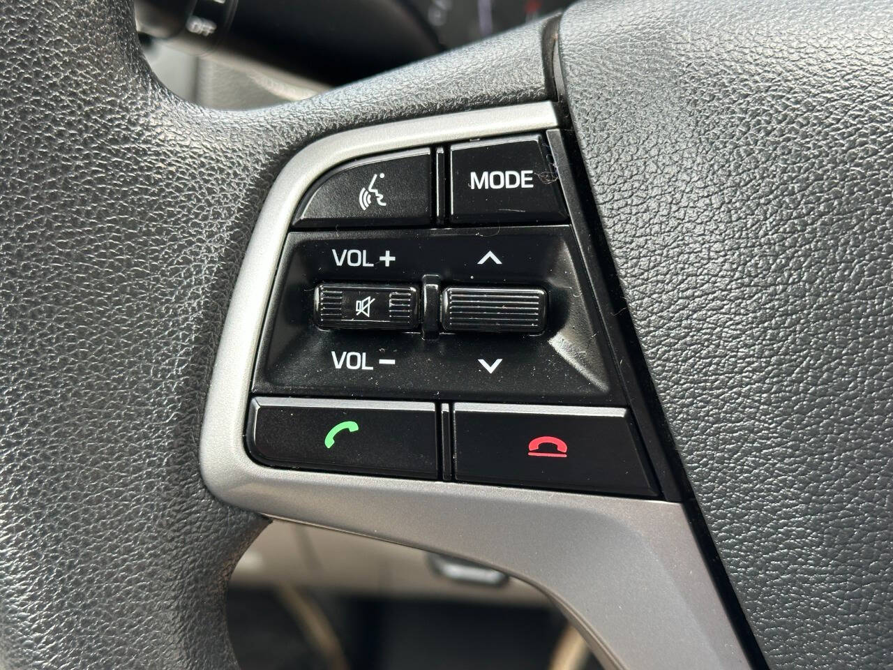 Vehicle image 26 of 45