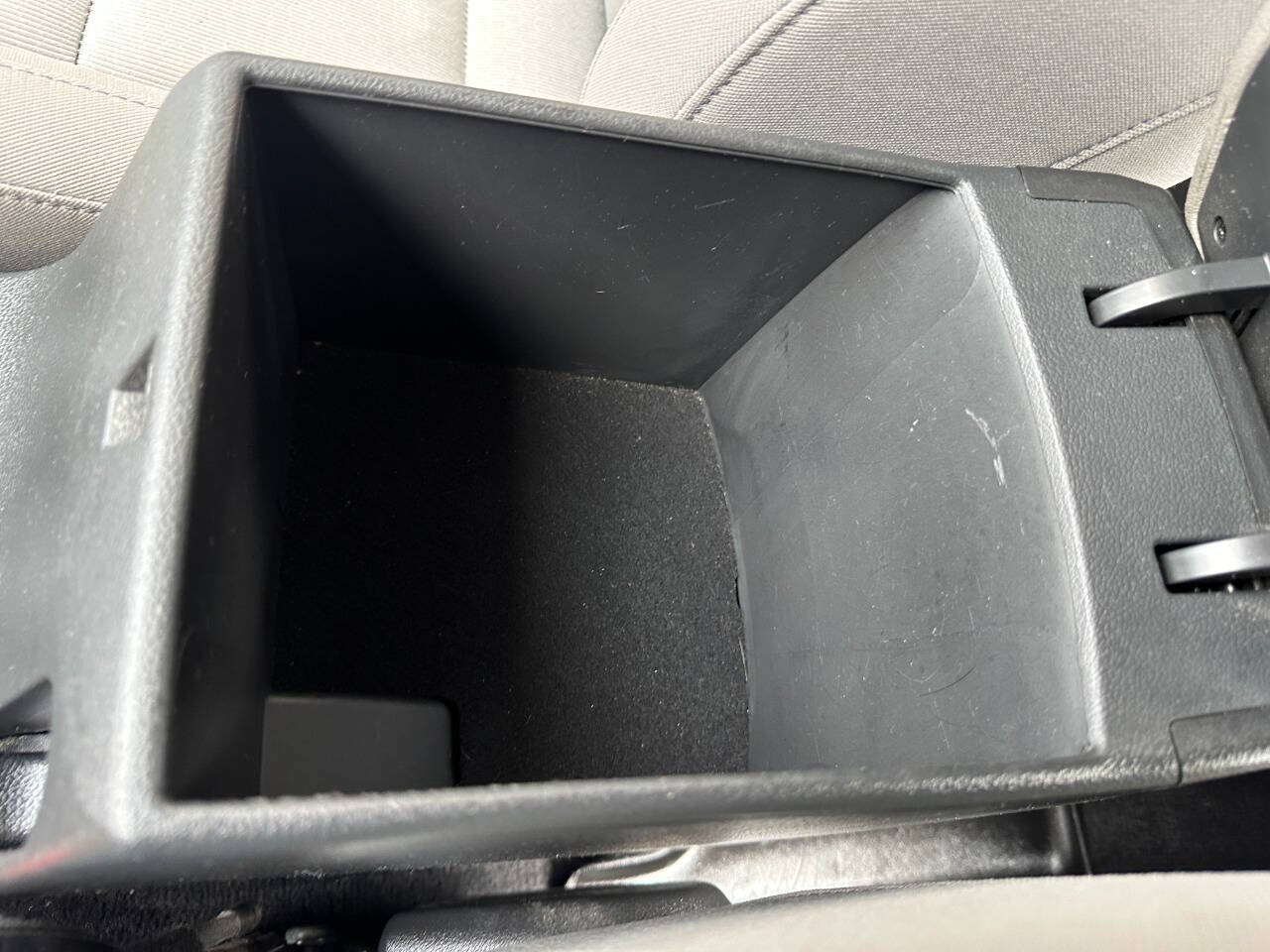 Vehicle image 35 of 45