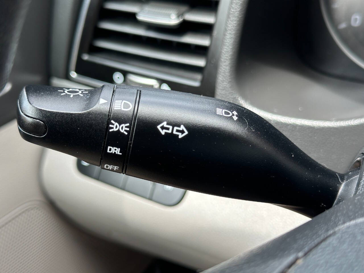 Vehicle image 27 of 45