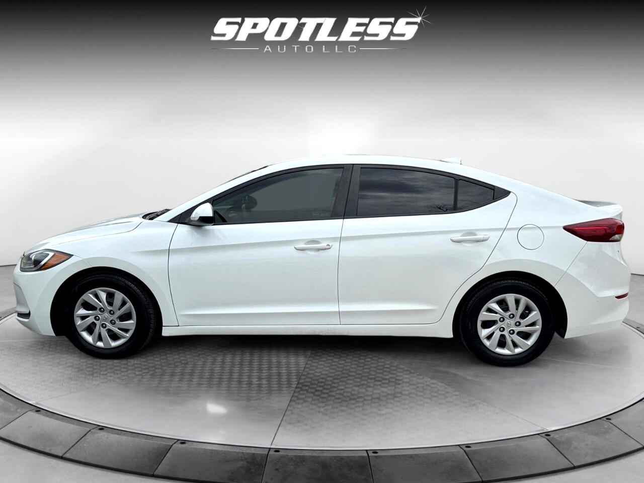 Vehicle image 10 of 27