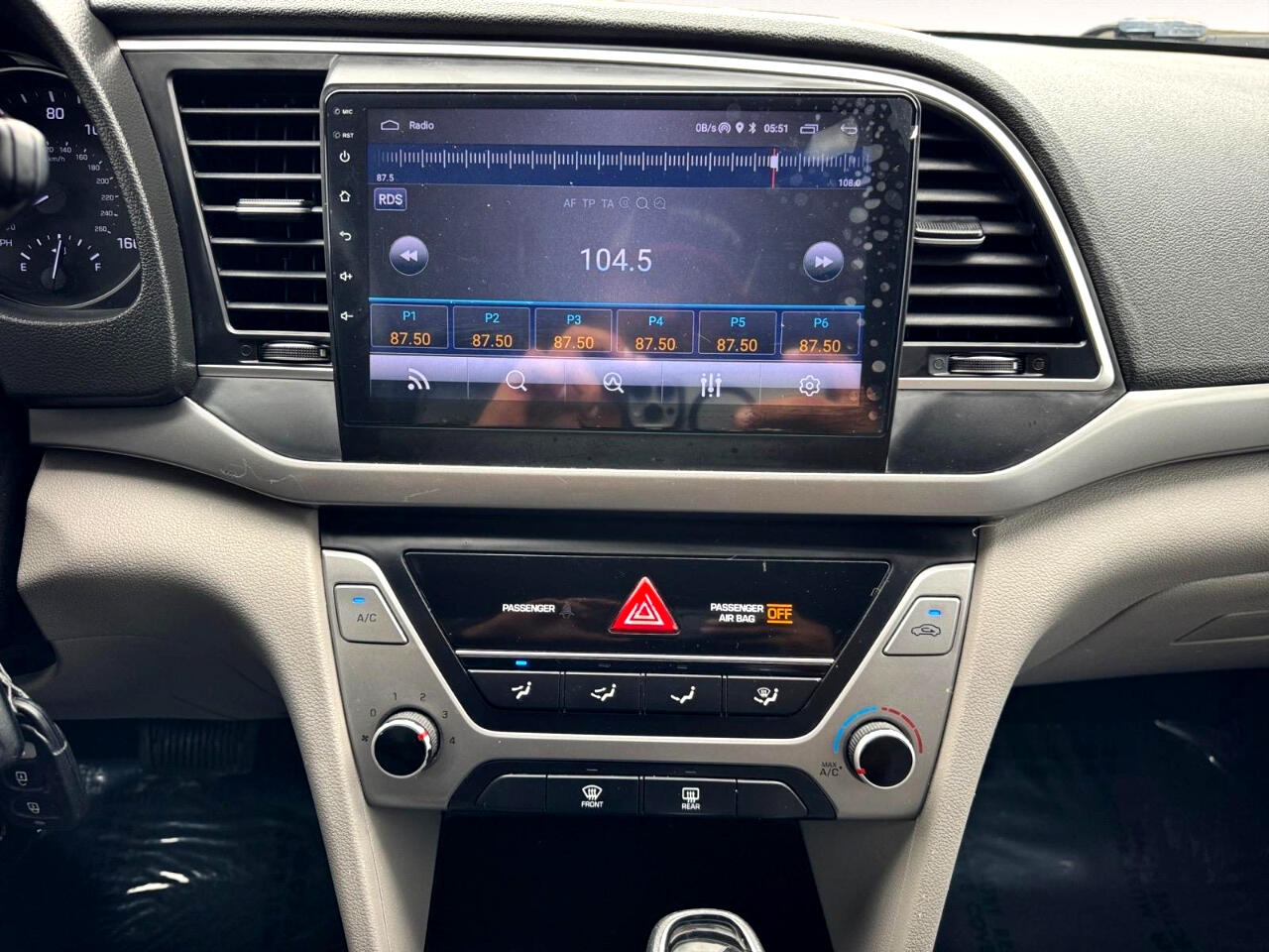 Vehicle image 22 of 27