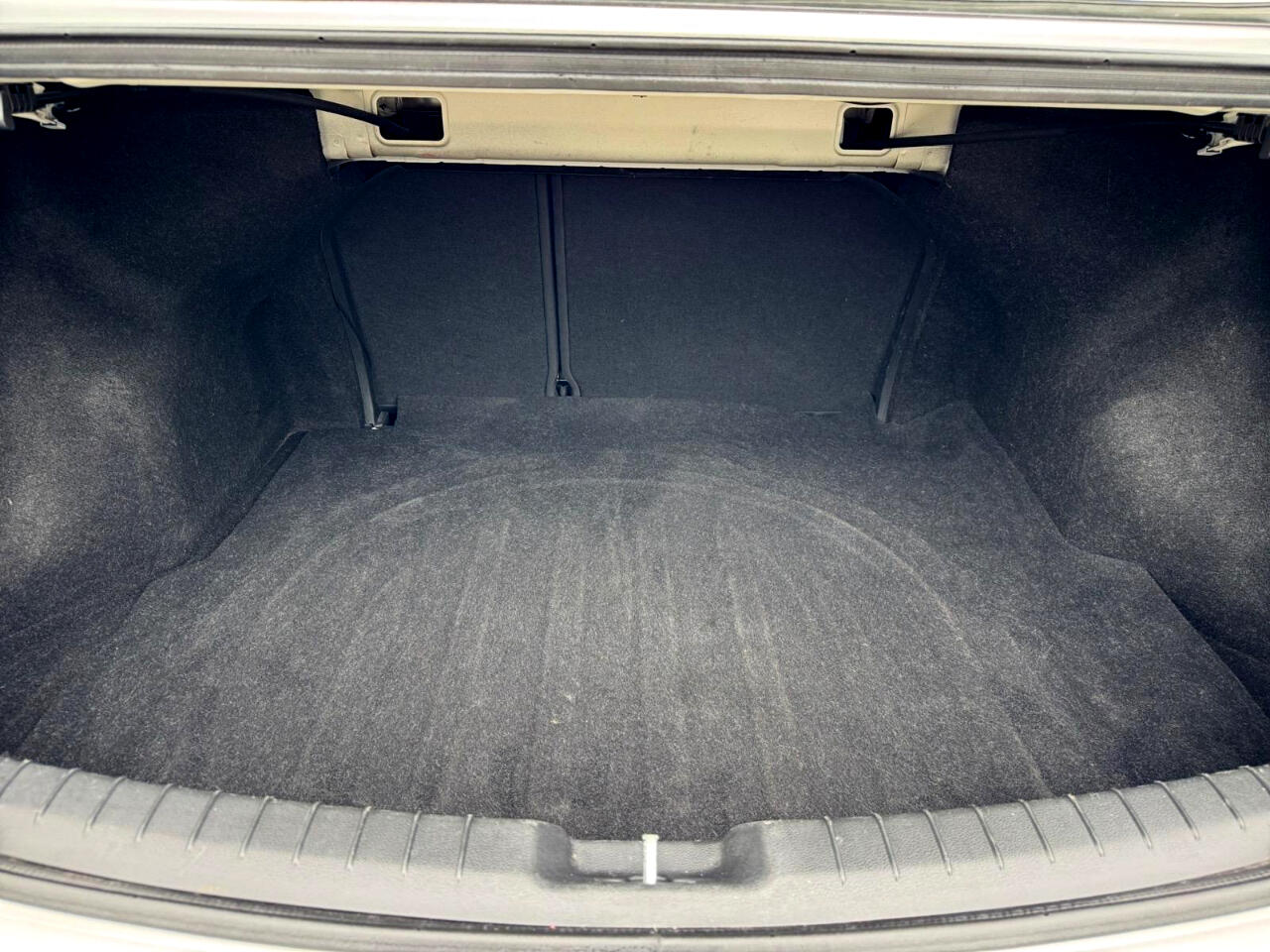 Vehicle image 14 of 27