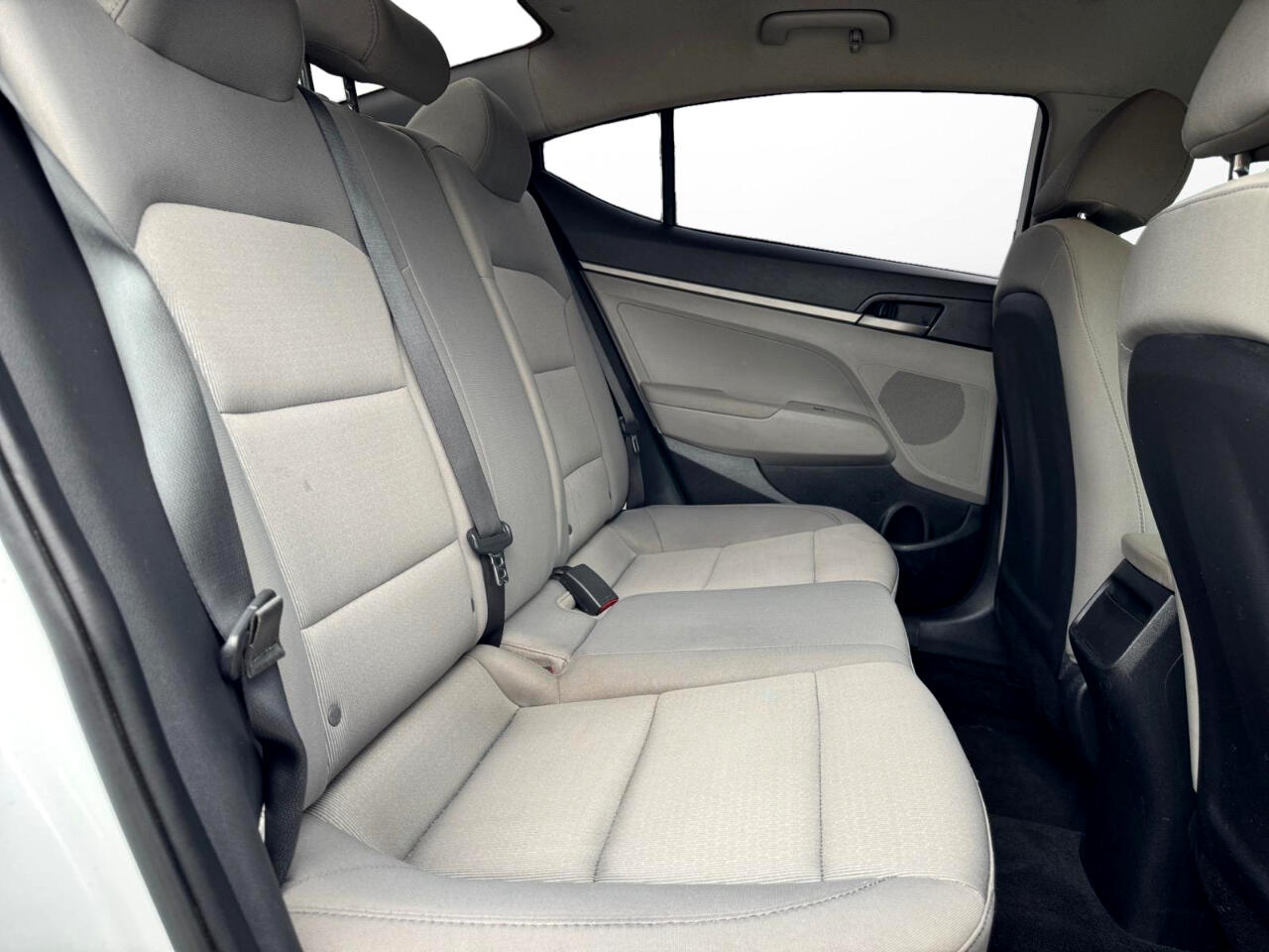 Vehicle image 15 of 27