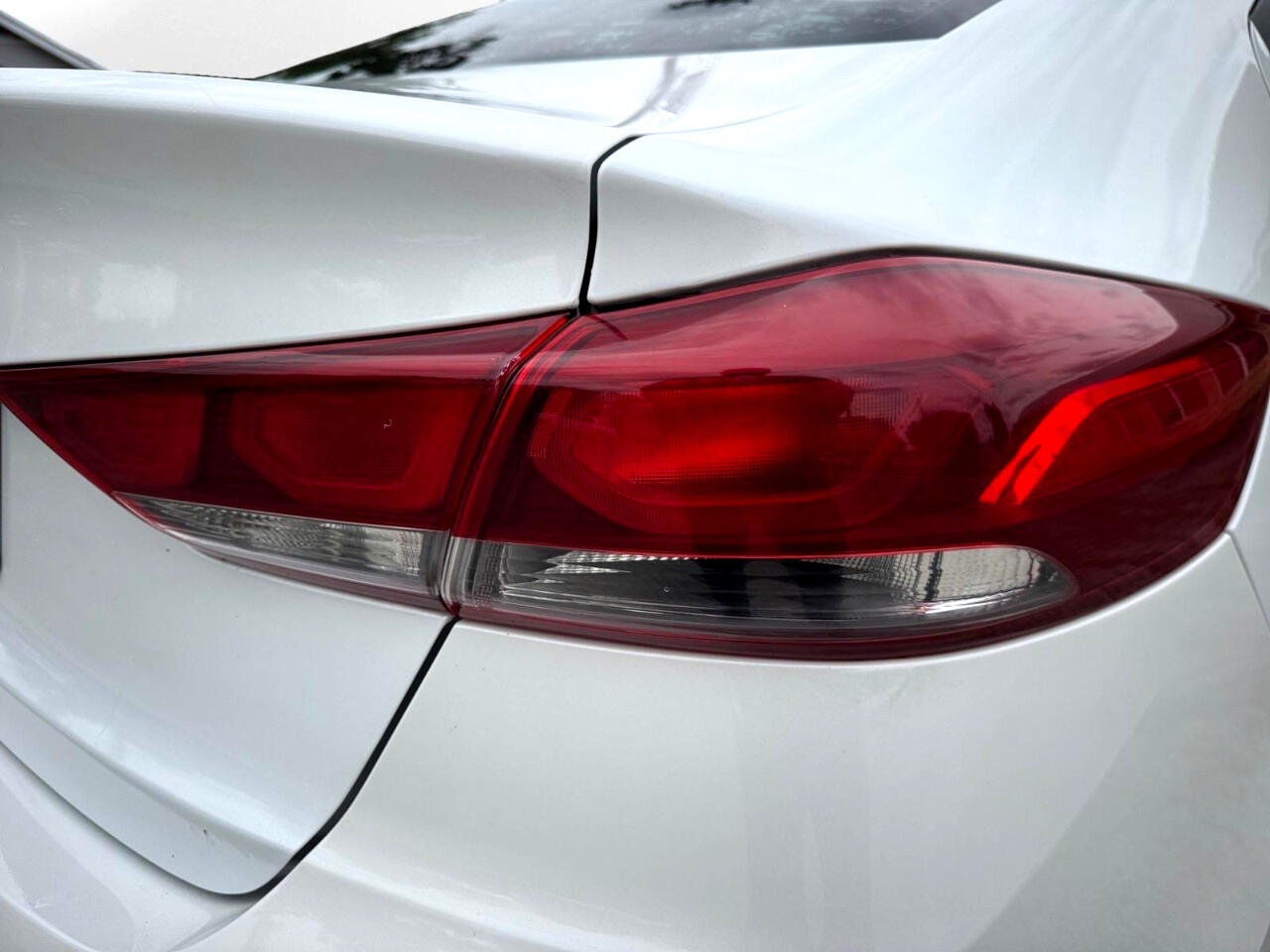 Vehicle image 25 of 27