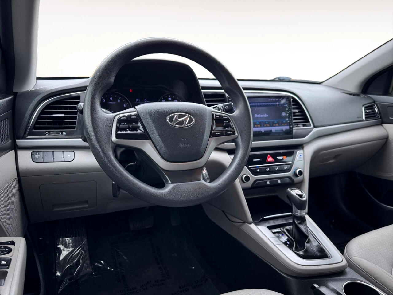 Vehicle image 19 of 27