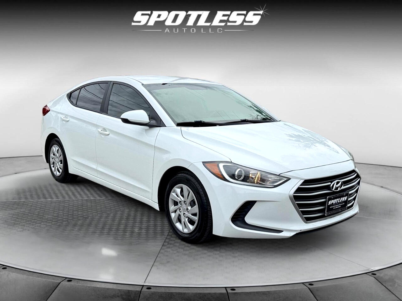 Vehicle image 4 of 27