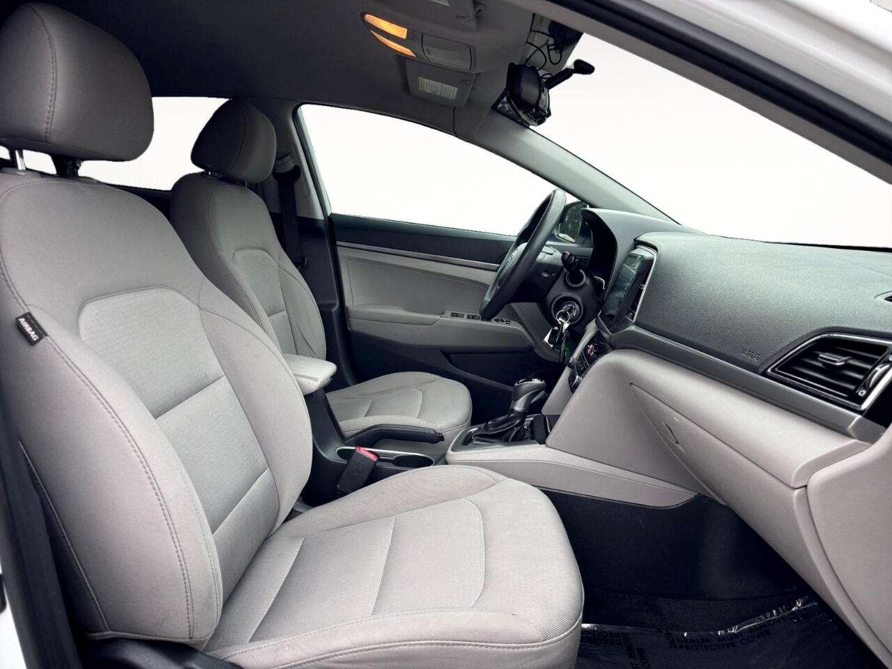 Vehicle image 18 of 27