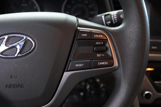 Vehicle image 18 of 27
