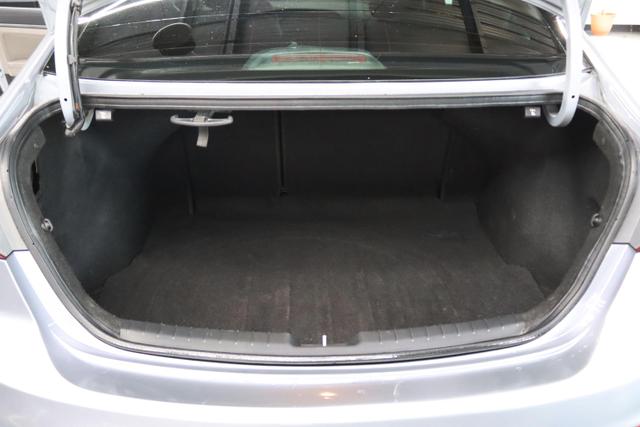 Vehicle image 26 of 27