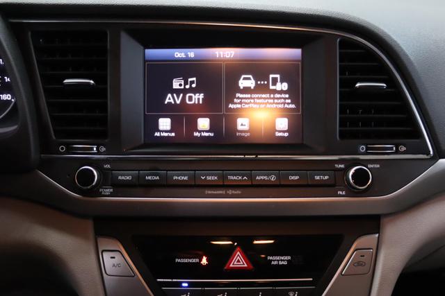 Vehicle image 19 of 27