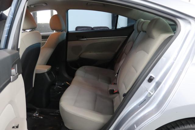 Vehicle image 13 of 27