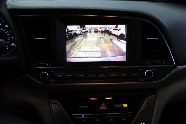 Vehicle image 20 of 27