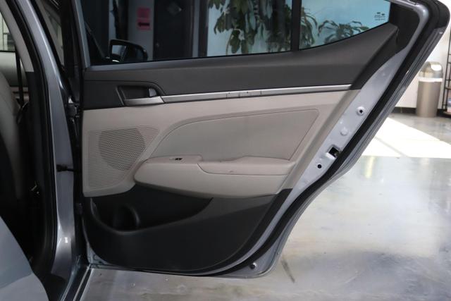 Vehicle image 24 of 27