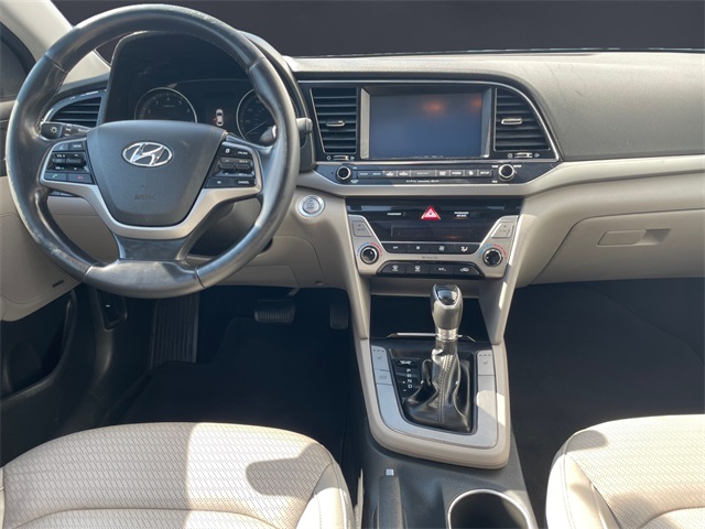 Vehicle image 14 of 15