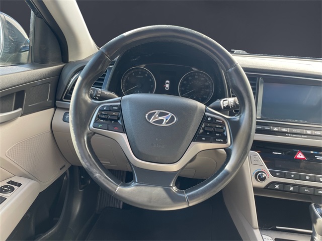 Vehicle image 13 of 15