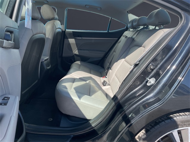 Vehicle image 11 of 15