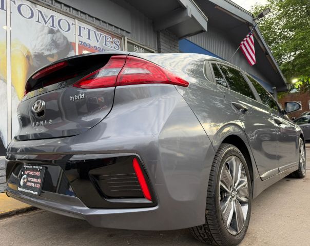 2017 Hyundai Ioniq Hybrid Limited Image 3 of 24