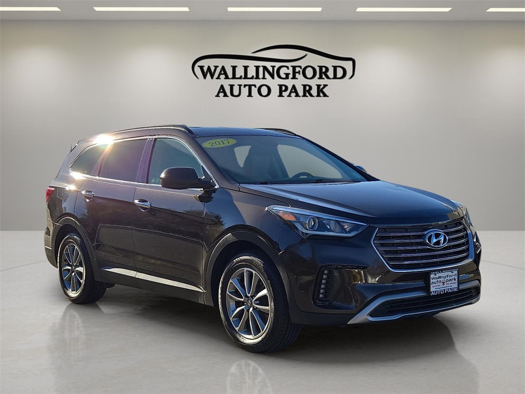 2017 Hyundai Santa Fe SE Image 3 of 30