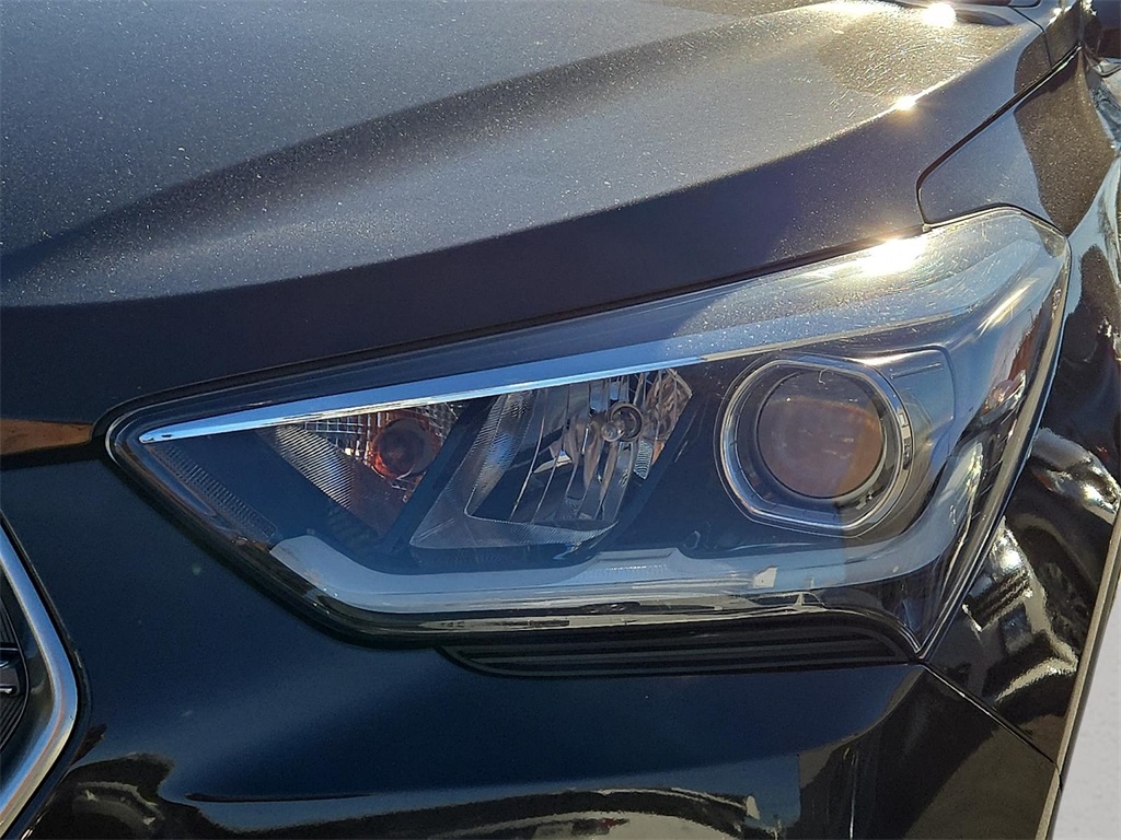 2017 Hyundai Santa Fe SE Image 22 of 30