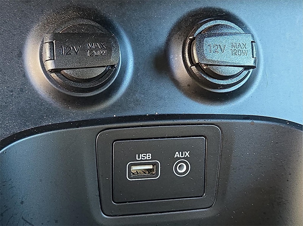 2017 Hyundai Santa Fe SE Image 24 of 30