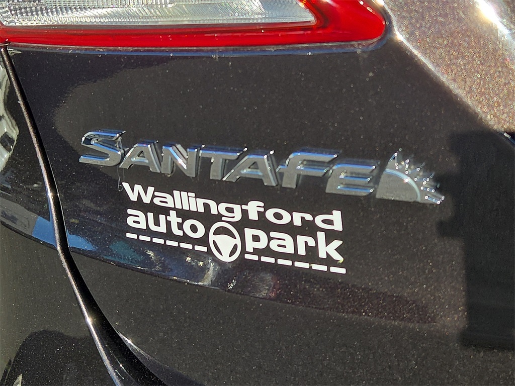 2017 Hyundai Santa Fe SE Image 15 of 30