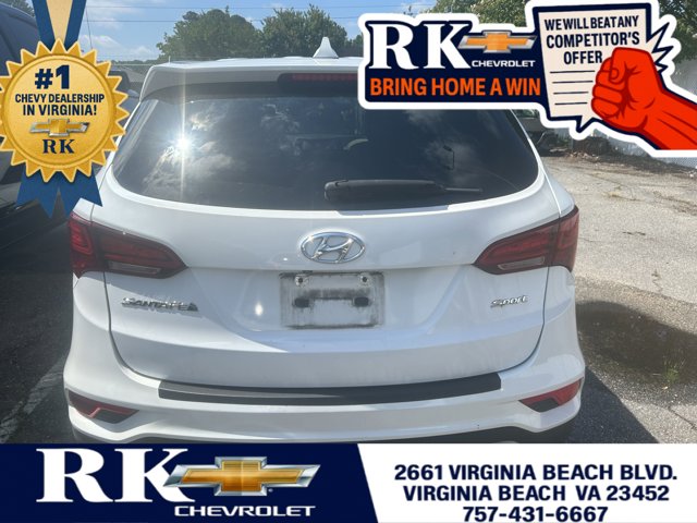 2017 Hyundai Santa Fe Sport 2.4L Image 9 of 12