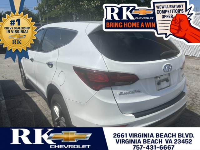2017 Hyundai Santa Fe Sport 2.4L Image 10 of 12
