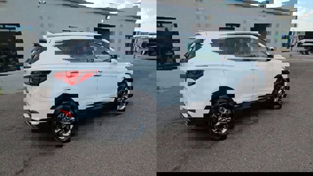 Vehicle image 6 of 21