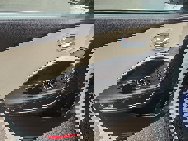 Vehicle image 20 of 21