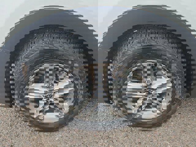 Vehicle image 11 of 21