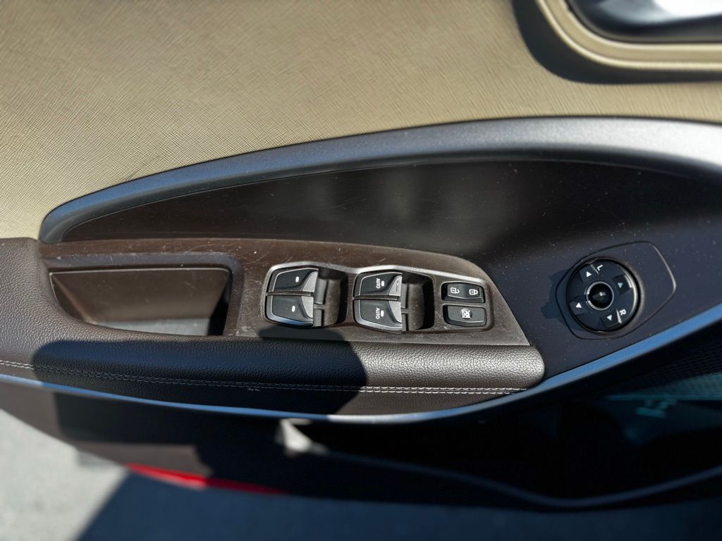 Vehicle image 22 of 27
