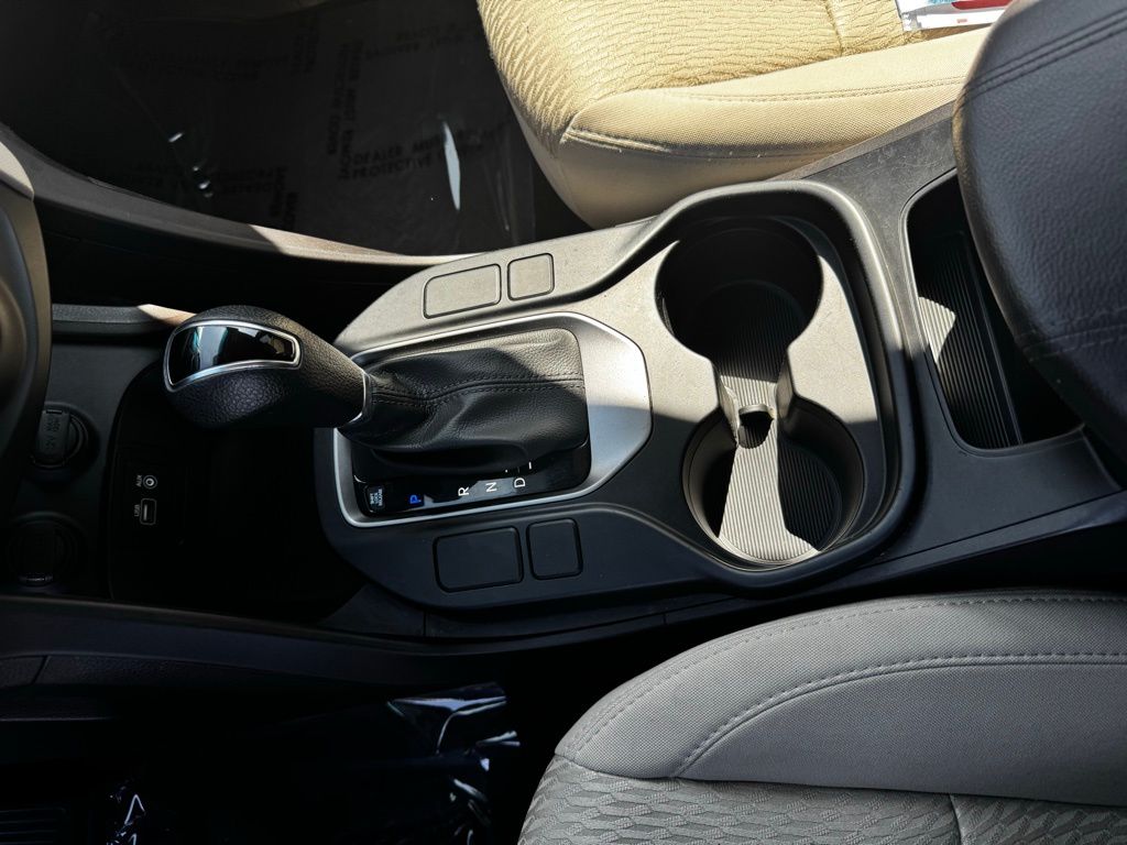 Vehicle image 19 of 27