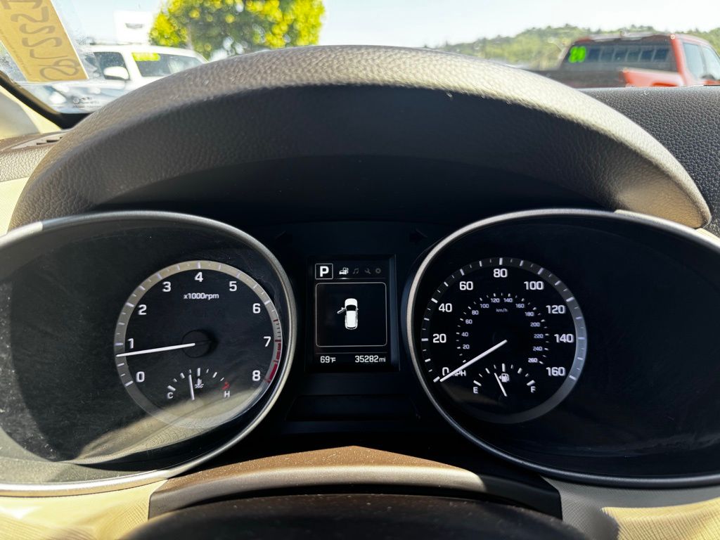 Vehicle image 17 of 27