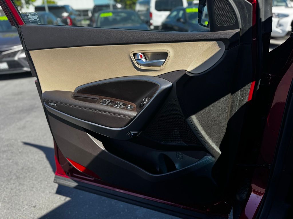 Vehicle image 23 of 27