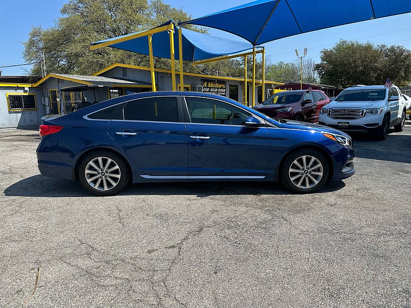 Vehicle image 4 of 32