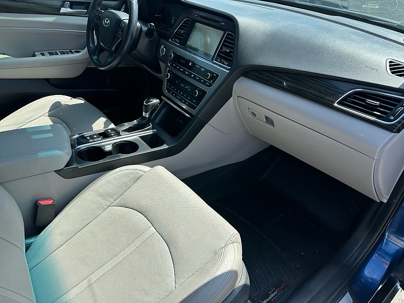 Vehicle image 14 of 32