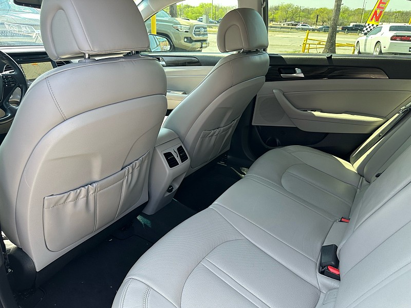 Vehicle image 12 of 32