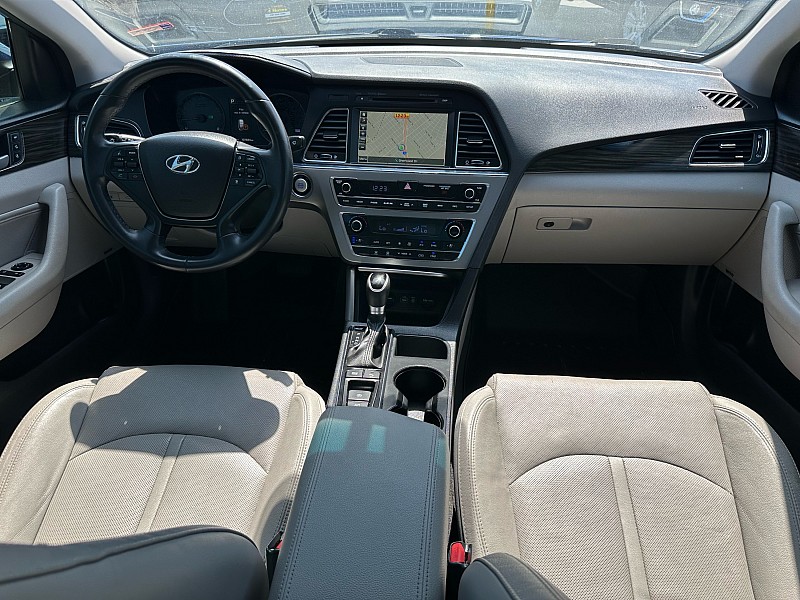 Vehicle image 15 of 32